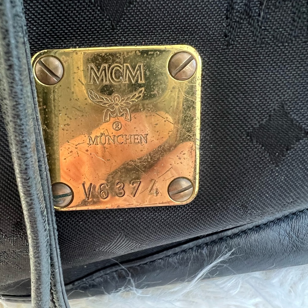 MCM Black Drawstring Shoulder/Crossbody Bucket Bag with Gold Hardware - Picture 2 of 15